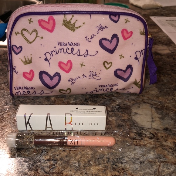 Vera Wang Cosmetic Bag New - Picture 3 of 8